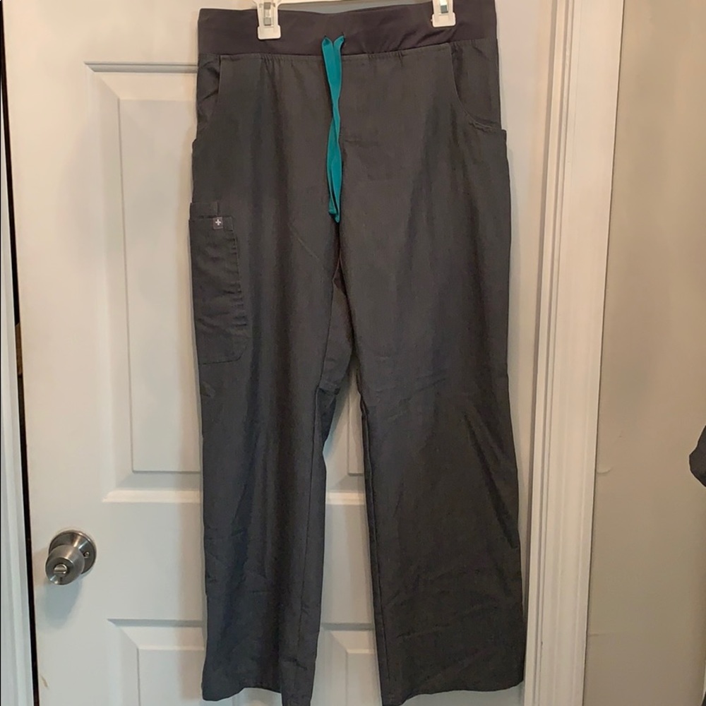 Figs scrub pants size small